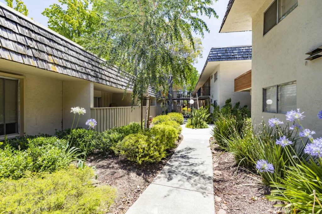 Sundale Apartments outside hallway