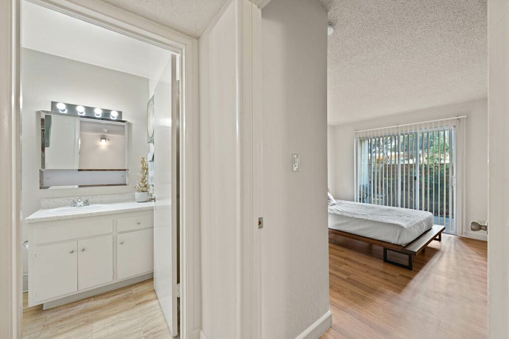 Sundale Apartments interior hallway to bathroom and bedroom